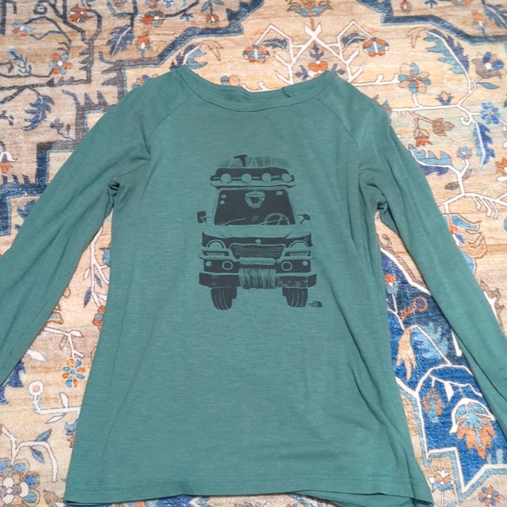 North Face long sleeve tee size S